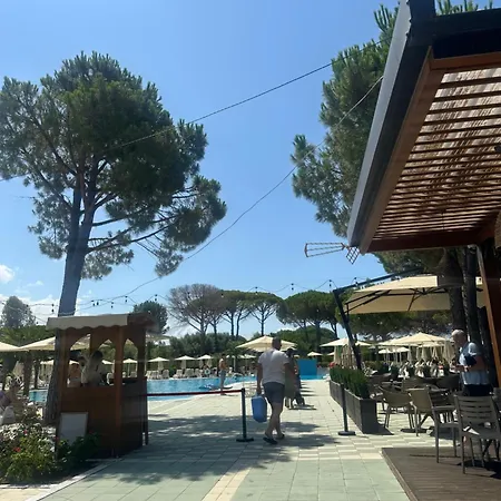 Amalia Perla Villa *