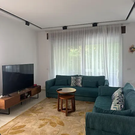 Amalia Perla فيلة *