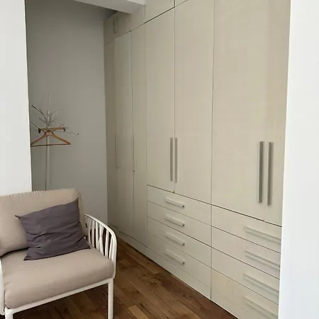 فيلة Amalia Perla