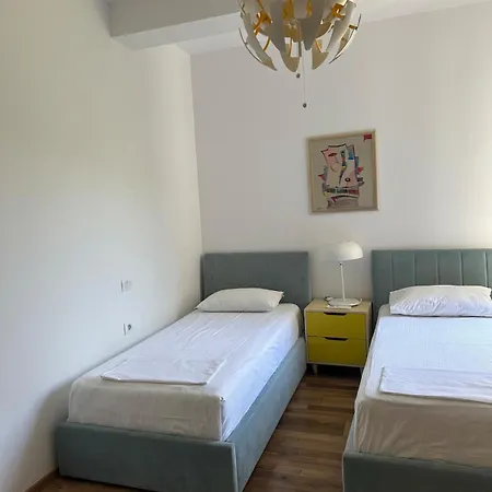 Amalia Perla * دراس