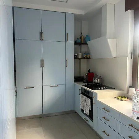 Amalia Perla فيلة