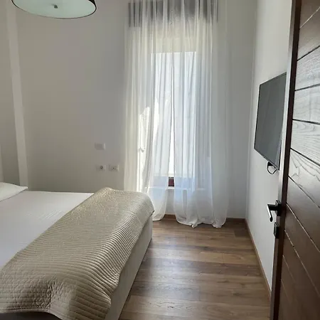 Amalia Perla فيلة دراس