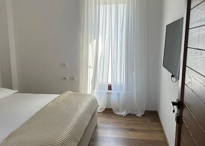 Amalia Perla Villa Draç